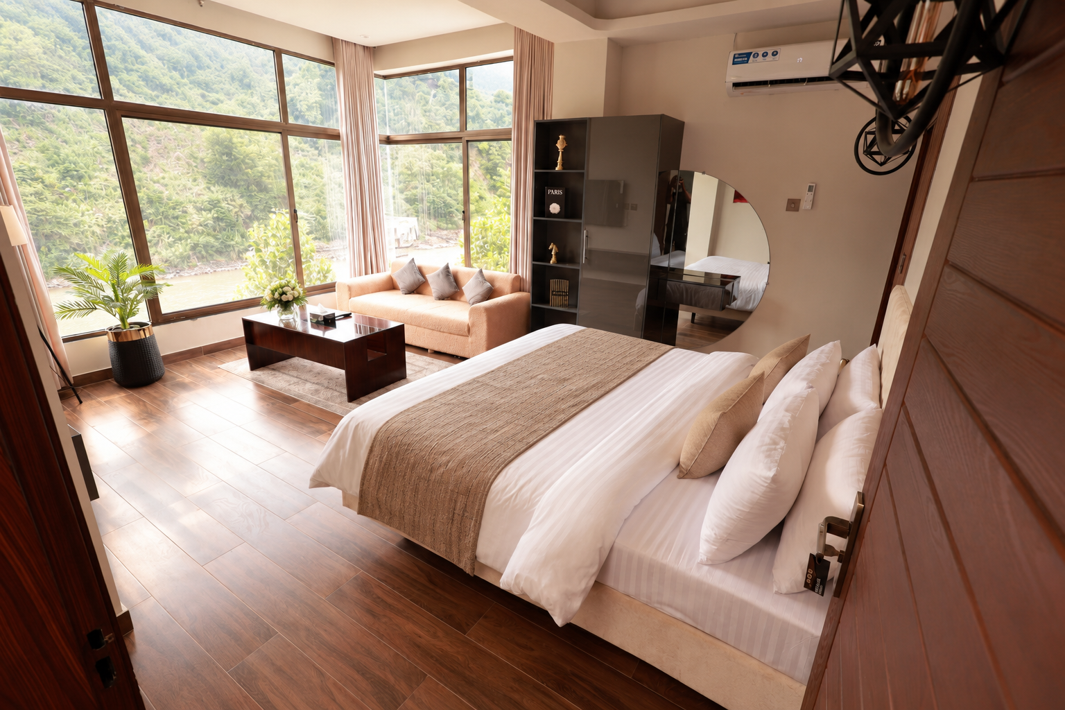 Corporate - Hotel Rooms & Rates at Munawar Residence Muzaffarabad